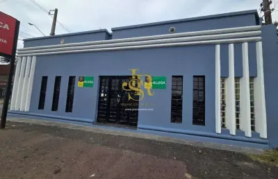Loja comercial de frente para av. jacob macanhan - com 157,00m2 contendo 2 bwc , ampla sala comercial mais cozinha cozinha toda azulejada, com 2 bwc. piso todo em ceramica, teto rebaixado em gesso.