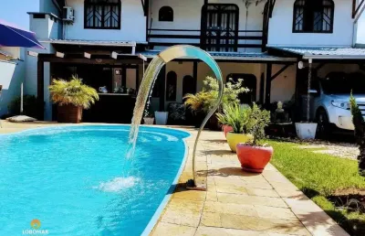 Sobrado com piscina centro de balneário piçarras sc
