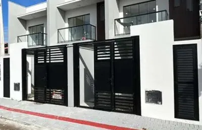 Excelente sobrado geminado 3 dormitórios sendo um suíte a 300m da nereu ramos- b