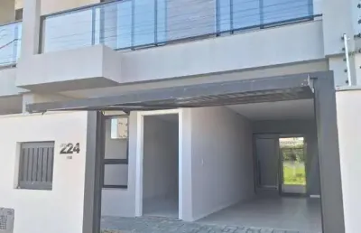 Sobrado de 3 dormtórios 1 suítes mais 2 demi-suíte; vaga para 2 carros, a 400 me