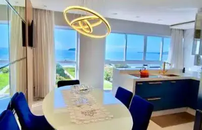 Apartamento frente mar, mobiliado, com de 3 dormitórios, 2 vagas de garagem, no