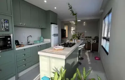 Apartamento semimobiliado a 750m do mar no centro de balneário piçarras sc -  r$