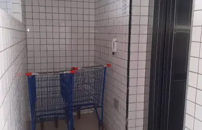 Apartamento com 1 dormitório, 2 banheiros e 1 vaga – a 150m da praia – 39m² – financia!