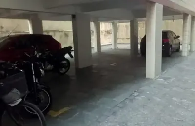Apartamento 2 dormitórios na guilhermina, 1 suíte, elevador – 300m da praia – 70m