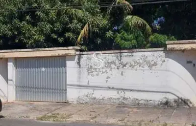 Casa com 3 quartos à venda na Rua Motorista Chicão, 3219, Planalto, Teresina