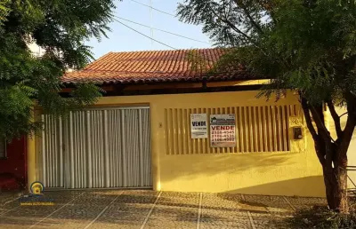 Casa com 3 quartos à venda na A. Joaquim Ribeiro, 826, Centro, Teresina