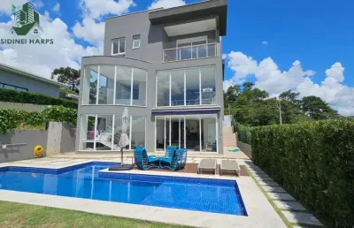 Maravilhosa casa em condomínio com sistema de clube !