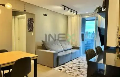 Apartamento semi-mobiliado 2 dormitórios 1 vaga bairro tabuleiro em camboriú - sc