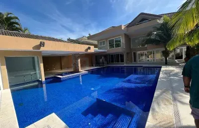 Magnífica à venda casa condomínio novo leblon  barra da tijuca de 1060m² de área construída em um terreno de 1100m² com 5 suítes 4 com closets