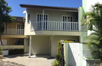 Casa à venda no recreio dos bandeirantes com 205m² de área construída em terreno 200m² de 3 quartos sendo 2 suítes piscina 4 vagas garagem