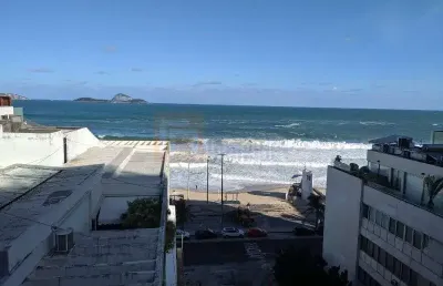 Cobertura duplex à venda no leblon posto 11 vista lateral mar de 250m² 5 quartos sendo 3 suítes ampla sala com varanda 3 vagas de garagem