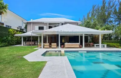 Mansão atemporal no condomínio malibu barra da tijuca venda 832m² com 4 suítes salão mobiliada varanda goumert piscina academia adega climatizada