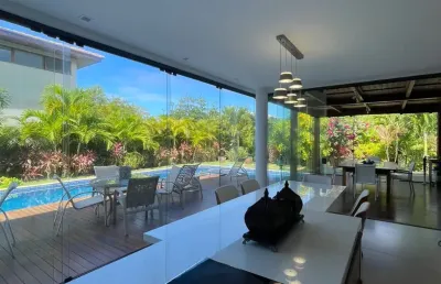 Casa a venda no piscinas naturais praia do forte com 5 suítes
