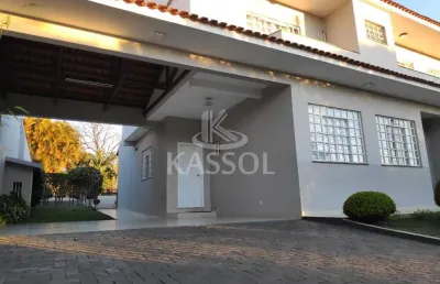 Sobrado no country  com piscina, espaço gourmet  com suíte master   2 quartos