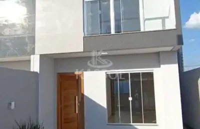 Sobrado à venda, 2 quartos, 1 suíte, sacada, sala, cozinha, bwc, lavanderia e 2 vagas