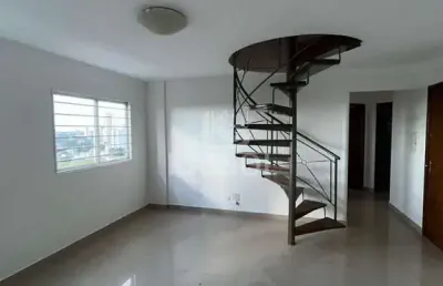 Apartamento cobertura para locação com 03 quartos ao lado da panificadora centro
