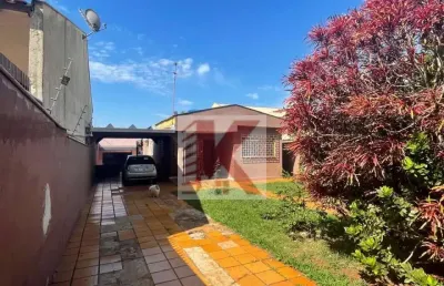 Casa california em frente a praça da igreja - r$380.000,00