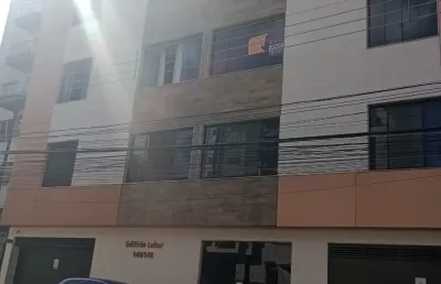 Excelente cobertura à venda de frente no centro da cidade
