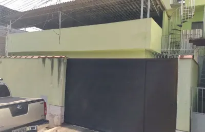 Casa com 3 quartos para alugar na Rua Professora Amélia Glanzmann, 125, Santa Cândida, Juiz de Fora
