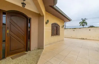 Casa com 5 quartos no bairro cajurú, próximo ao supermercado jacomar.