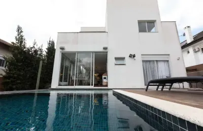 Casa em condomínio fechado com 365 m² à venda no alphaville