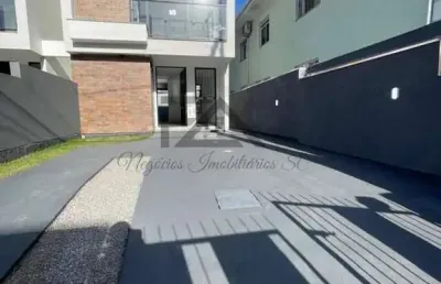 Sobrado a venda 02 dormitórios no bairro areias, na cidade de são josé sc