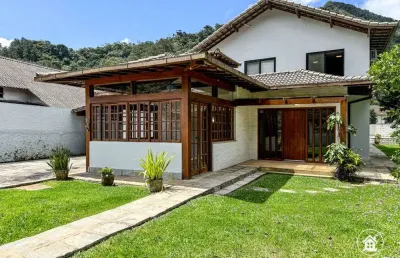 Casa em condomínio com 4 suítes, 390m2 à venda por r$2.350.000 - teresópolis