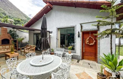 Casa com 4 quartos, 210m2 à venda por r$1.290.000,00 - iúcas, teresópolis