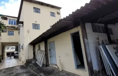 Prédio comercial com galpão no centro de campo grande