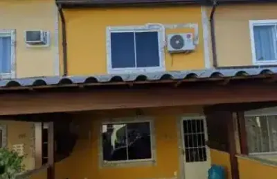 Casa com 2 quartos em condomínio; casa próxima ao av. brasil com 2 quartos