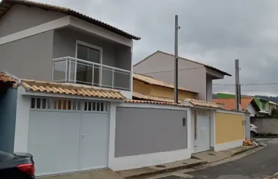Casa com 2 quartos em condomínio próxima ao park shopping; casa com 2 quartos em condomínio