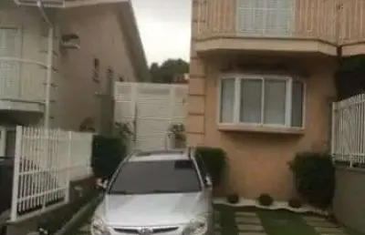 Casa com 3 quartos à venda na rua das camélias, parque assunção, taboão da serra, 108 m2 por r$ 890.000