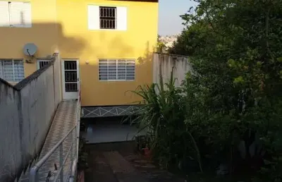 Casa com 2 quartos à venda na rua maria karachaki ferras, jardim três irmãos, taboão da serra, 157 m2 por r$ 609.000