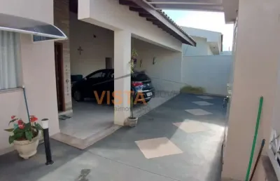 Casa com 3 quartos à venda na Rua Vereador João Olívio Garbossa, Terras de São José, São João da Boa Vista