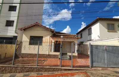 Casa com 4 quartos para alugar na Rua Cap. José Alexandre, Centro, São João da Boa Vista