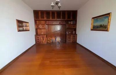 Casa com 3 quartos à venda na Rua Benedito Araújo, Centro, São João da Boa Vista