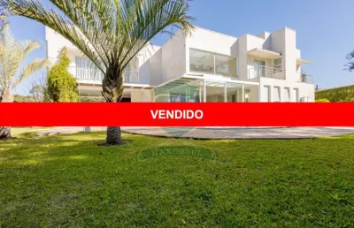 Casa altíssimo padrão à venda no andorinhas, com 4 suítes,7 banheiros, piscina, hidro,sauna, lareira, 3 salas, garagem ampla, terreno 1.472m²