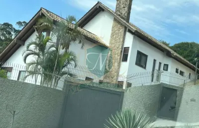 Linda casa no centro de florianopolis a venda, com 500 m², 3 salas, 5 quartos, ( 3 suites) , gar. 4 carros, ar cond. lareira, edicula, piscina, escrit