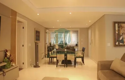 Apartamento alto padrao, todo reformado, 212 m² util, bairro cabral, 4 qtos, 2 suite, 1 apto por andar, elevador privativo e 3 vagas garagem coberta.