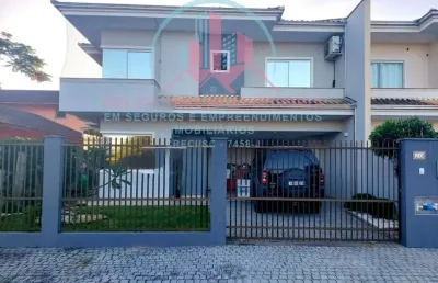Casa com 3 quartos à venda na Rua Assis Brasil, 402, Saguaçu, Joinville