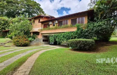 Luxo e privacidade: 4 dorms, suítes, varanda, gourmet e piscina no village paineiras