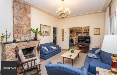 Casa com 3 quartos à venda na Rua Riveira, 562, Petrópolis, Porto Alegre