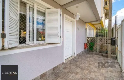 Casa com 3 quartos à venda na Rua Doutor João César Krieger, 106, Sarandi, Porto Alegre