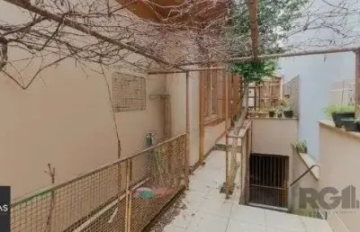 Casa com 3 quartos para alugar na Rua Marcelo Gama, 1212, Auxiliadora, Porto Alegre