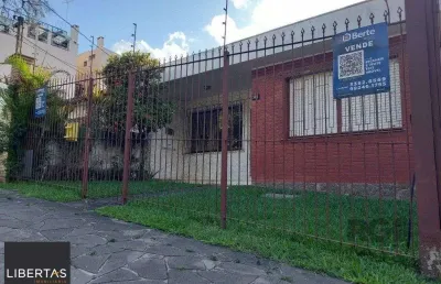 Casa com 3 quartos à venda na Rua Doutor Ernesto Ludwig, 340, Chácara das Pedras, Porto Alegre