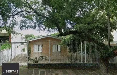Casa de alvenaria, 03 dormitórios próximo a av. teresópolis