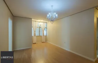 Apartamento de 80 m²semi mobiliado, 3 dormitórios e 1 suíte no centro histórico
