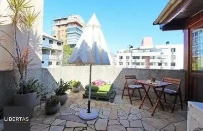 Vende-se bela cobertura 3 quartos com suíte, 2 vagas, dependencia completa em prédio com elevador - 220m² - floresta