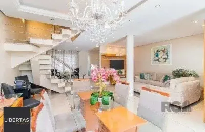Casa  impecável com 3 quartos (1 suíte) e 2 vagas cobertas,