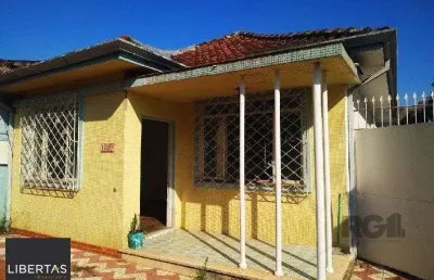 Casa com 2 quartos à venda na Avenida Engenheiro José Maria de Carvalho, 149, Vila Ipiranga, Porto Alegre
